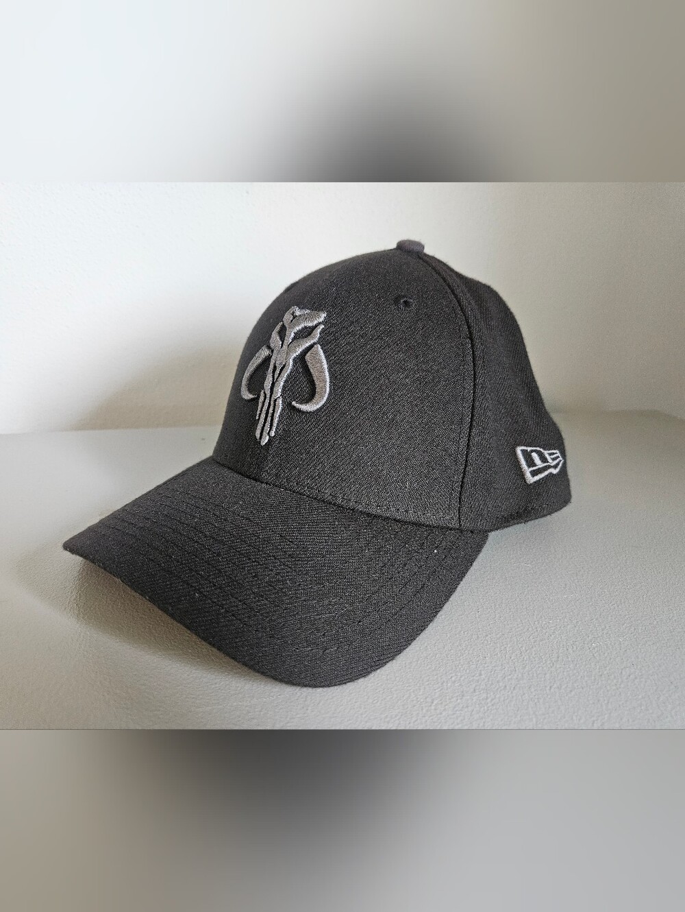 The Mandalorian new era flex hat.